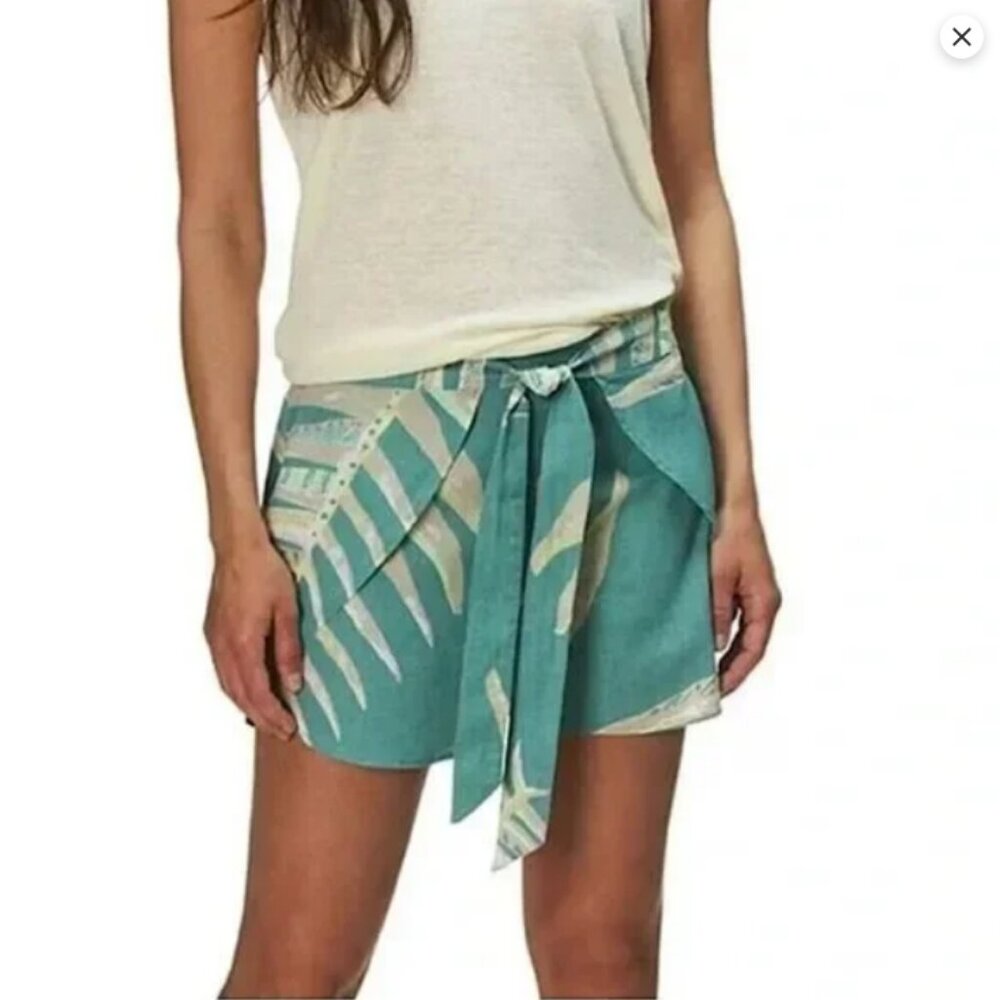 Patagonia Tropical Print Teal Shorts